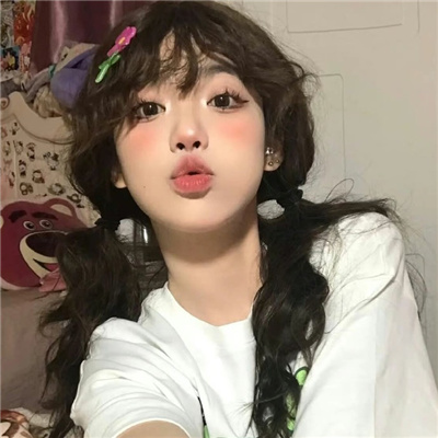 昭通伴游女生卞寄蕾的资料